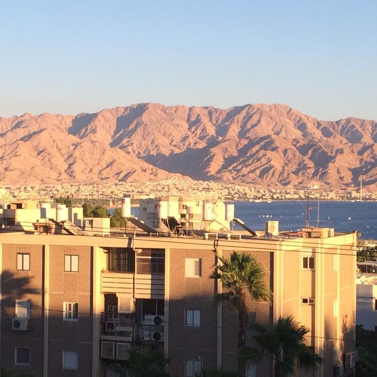Avi'S Suites Eilat Exterior photo