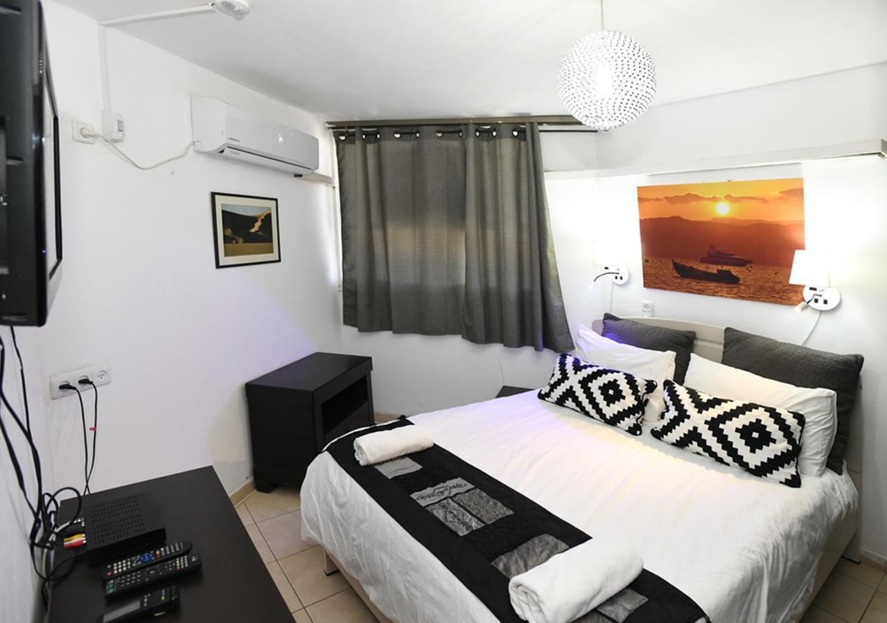 Avi'S Suites Eilat Exterior photo